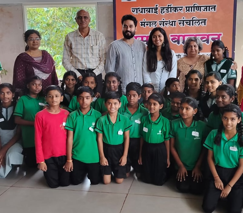 विद्यार्थी संसद शपथविधी with actress Mrunmayi Deshpande